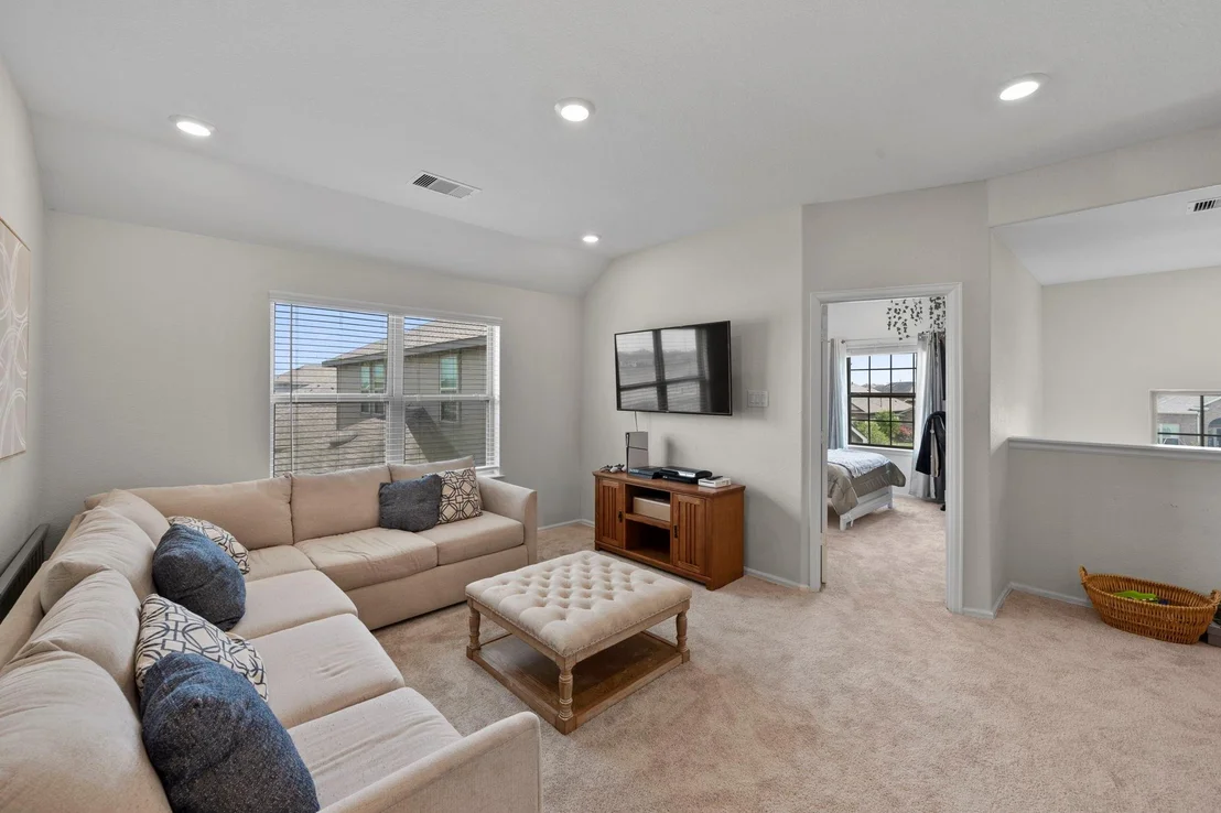 Photo of 5142 Dunstable Manor Lane