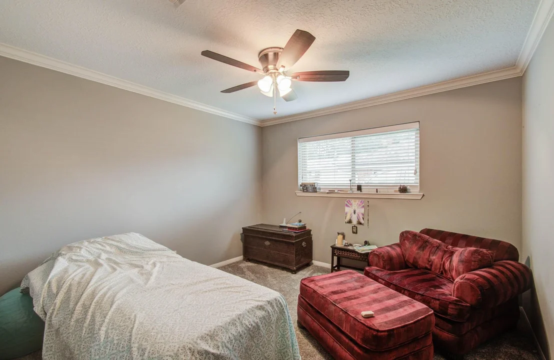 Photo of 9818 Emnora Lane