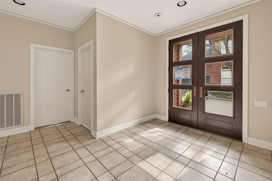 Photo of 315 Sugarberry Circle
