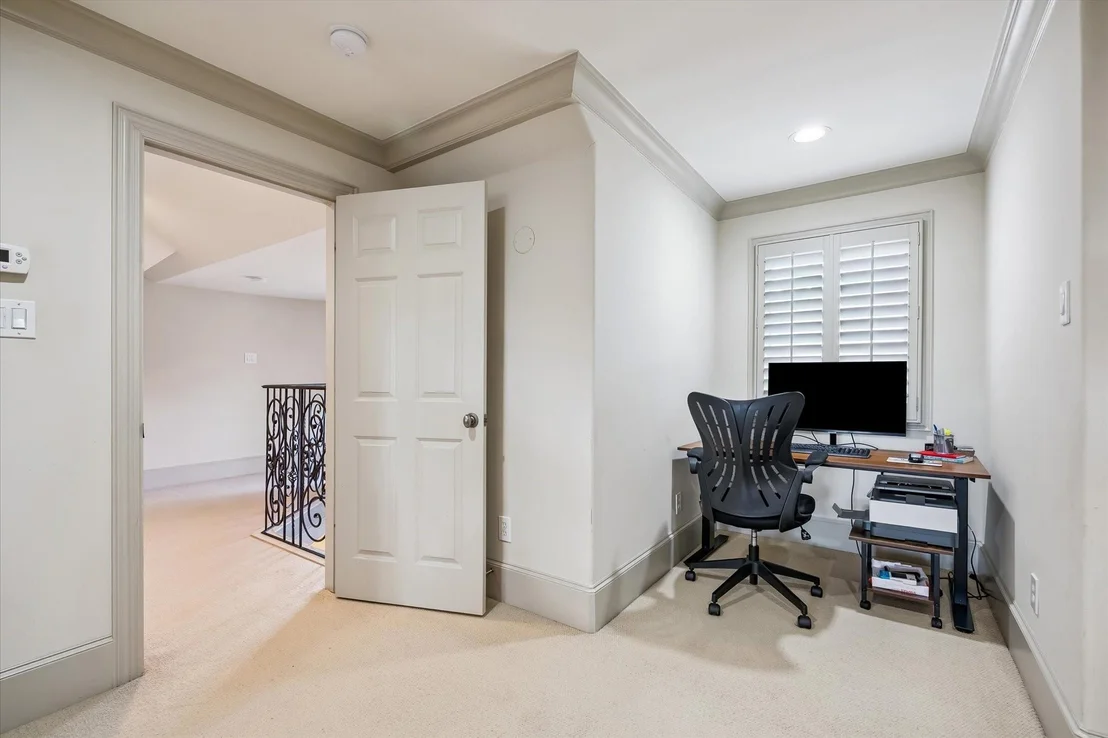 Photo of 4125 Riley Street