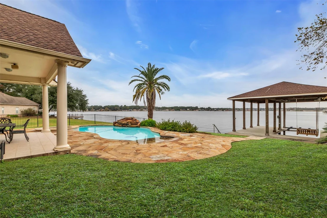 Photo of 14030 Shoreline Drive