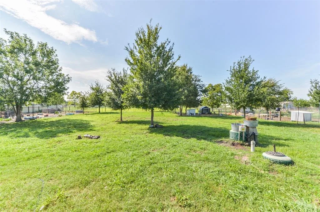Photo of 5947 Mockingbird Lane