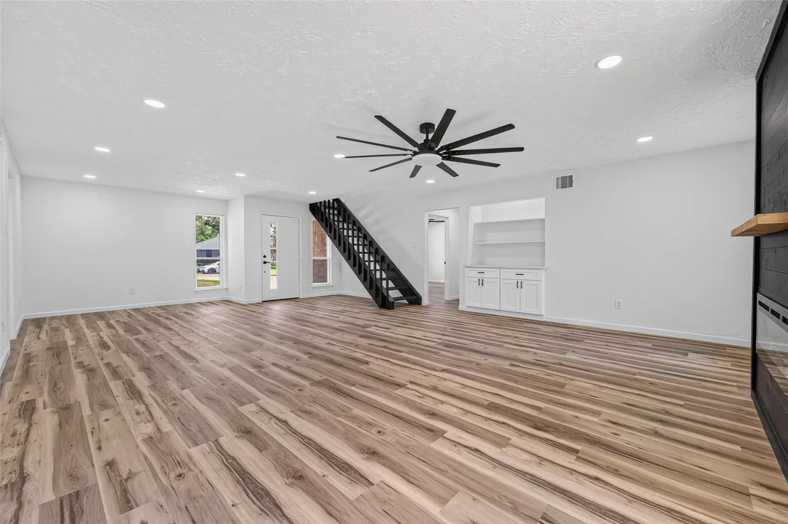 Photo of 6107 Fuller Street