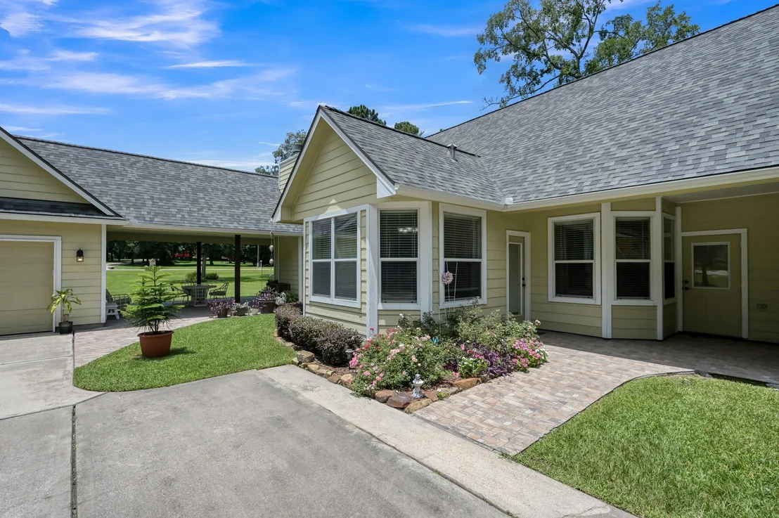 Photo of 107 Ebner Lake Front Drive