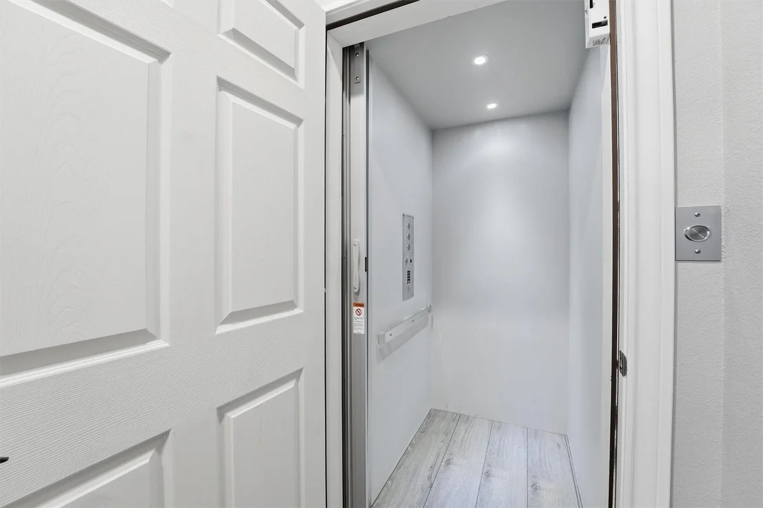Photo of 438 Amanda Circle