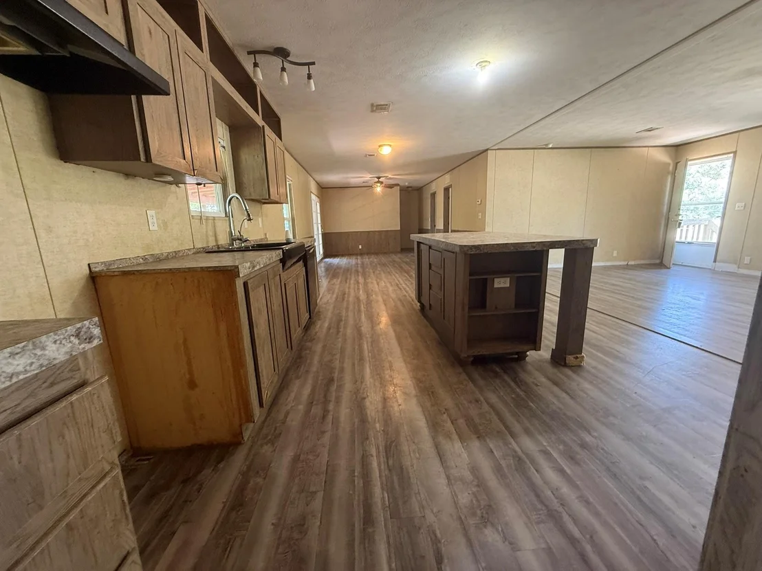 Photo of 600 Lakeview Loop