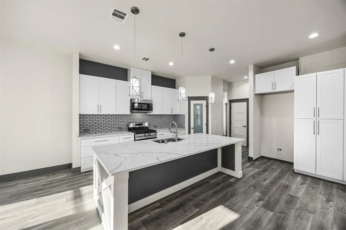 Photo of 87 Lakeway Ct Court