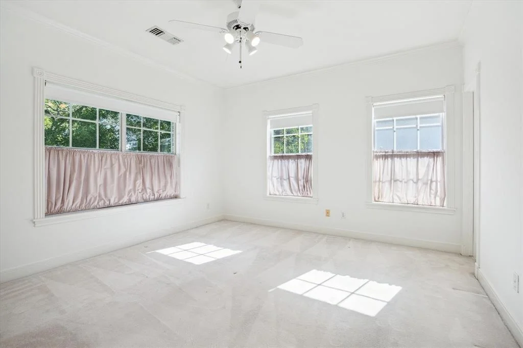 Photo of 2537 Addison Road