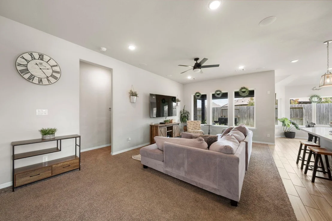 Photo of 10927 Crestwood Point Circle