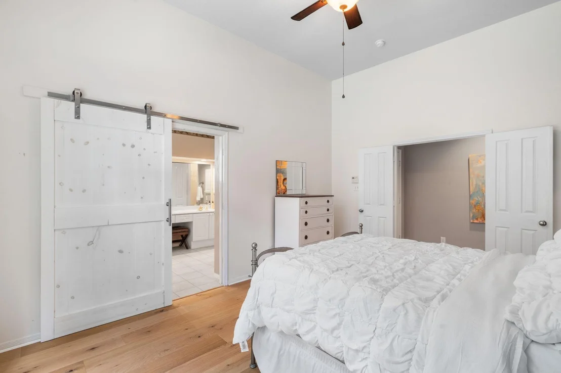 Photo of 15 S Piney Plains Circle