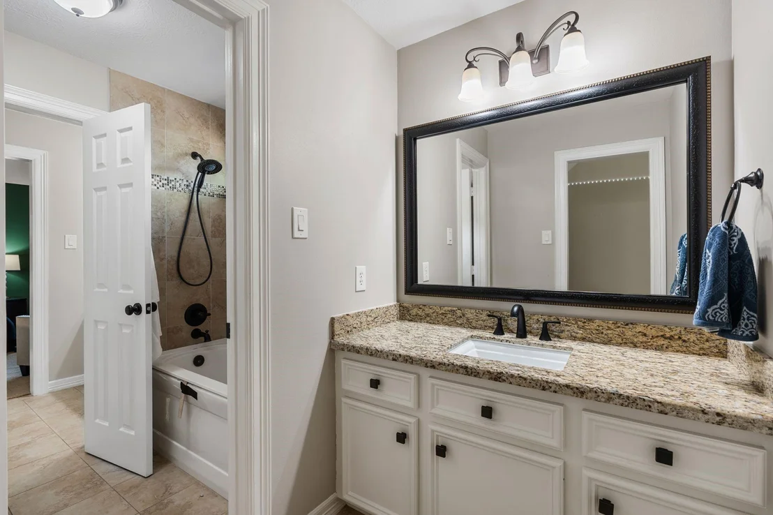 Photo of 7027 Centre Oaks Drive