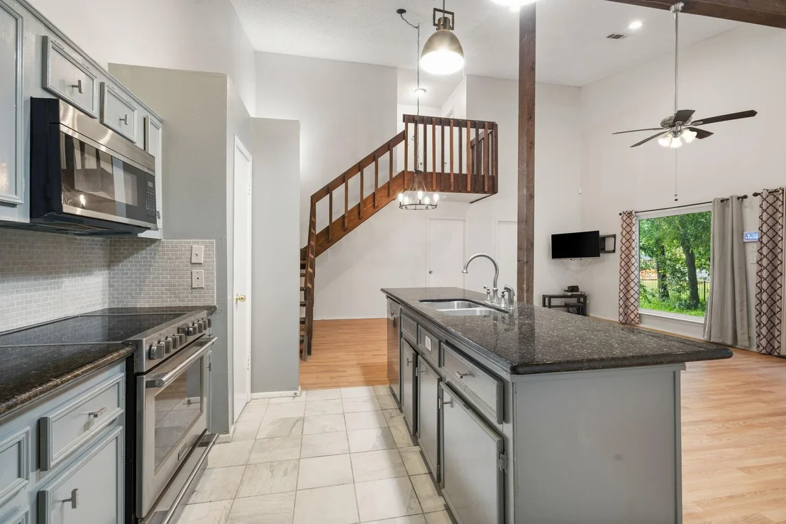 Photo of 2931 Whitman Drive