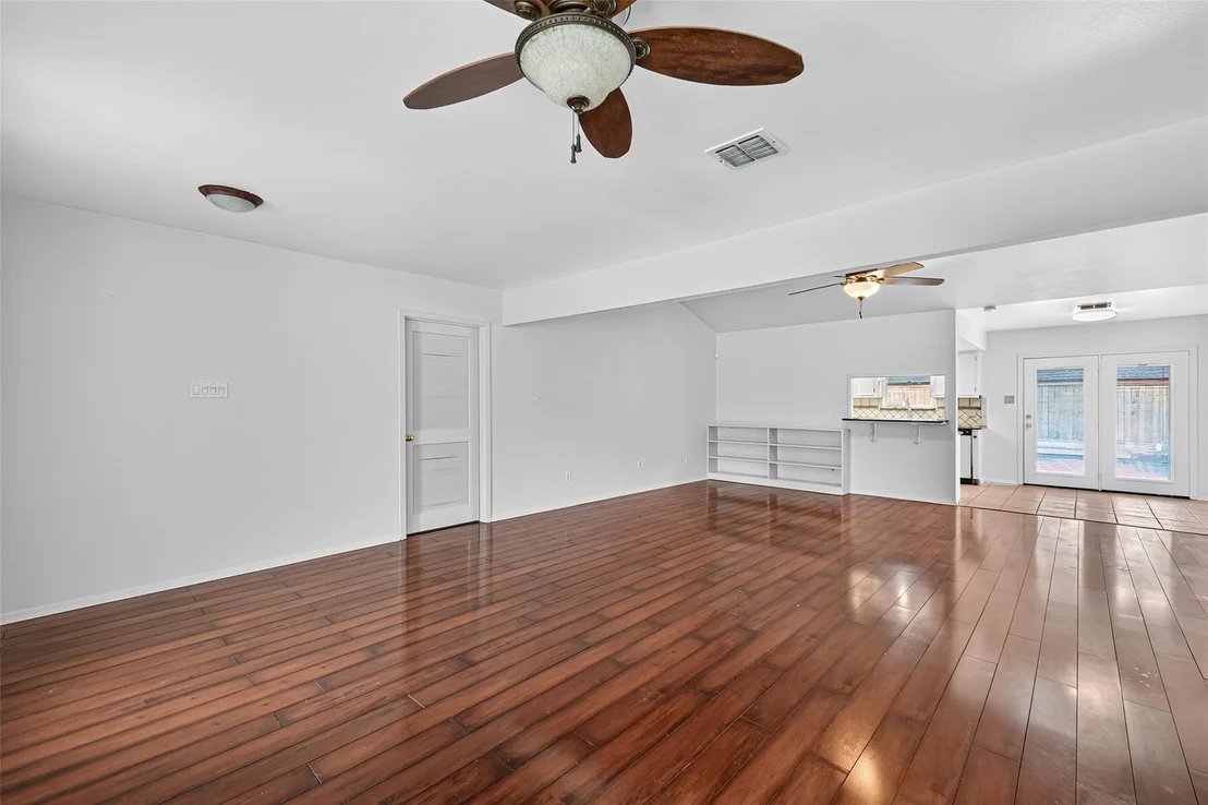 Photo of 6926 Pine Grove Drive