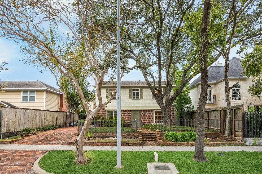 Photo of 914 S Shepherd Drive