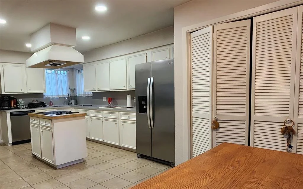 Photo of 532 S Rivershire Drive