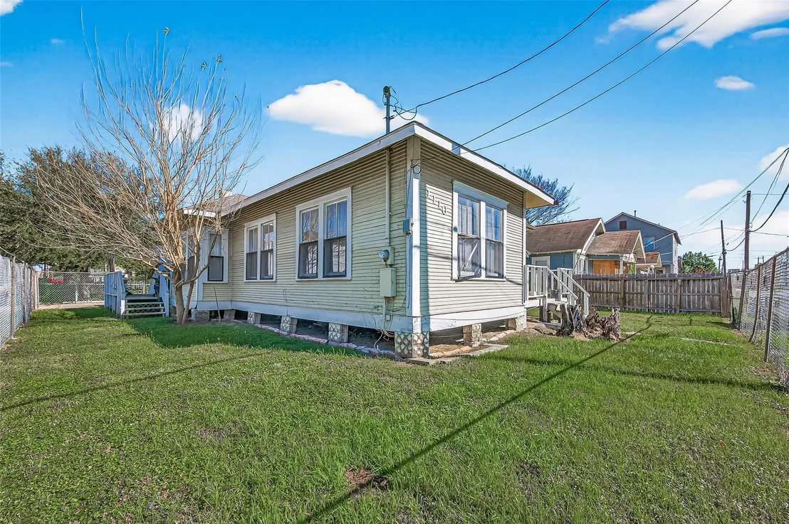 Photo of 1110 Mathis Street