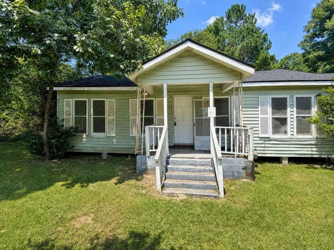Photo of 1303 Hopkins Drive