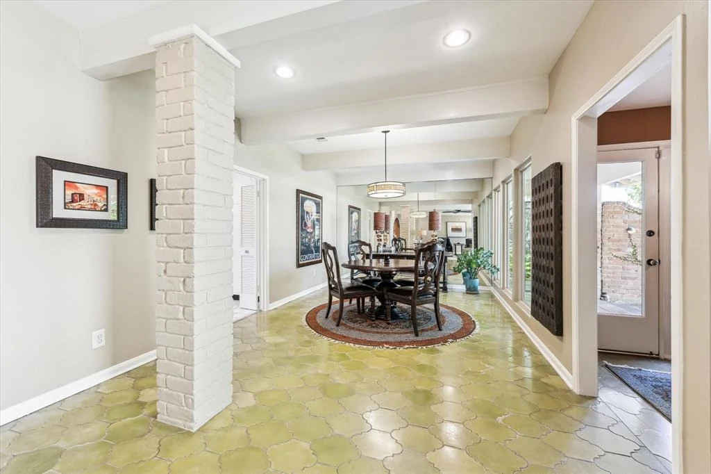 Photo of 10031 Olympia Drive