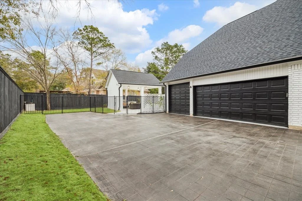 Photo of 9 S Brokenfern Drive