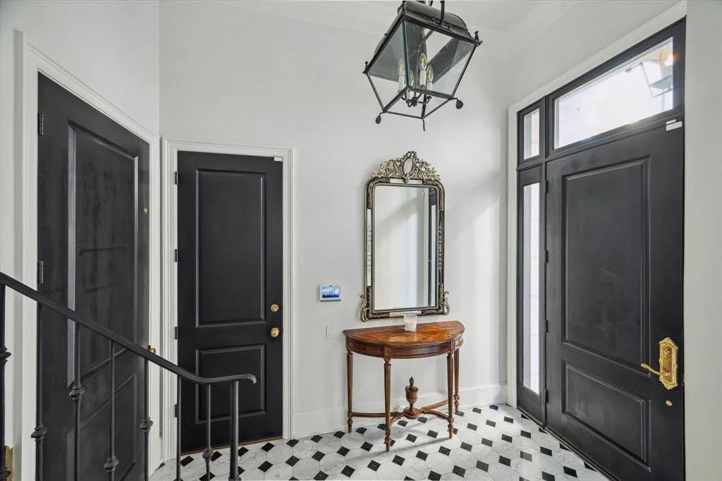 Photo of 1747 Sunset Boulevard
