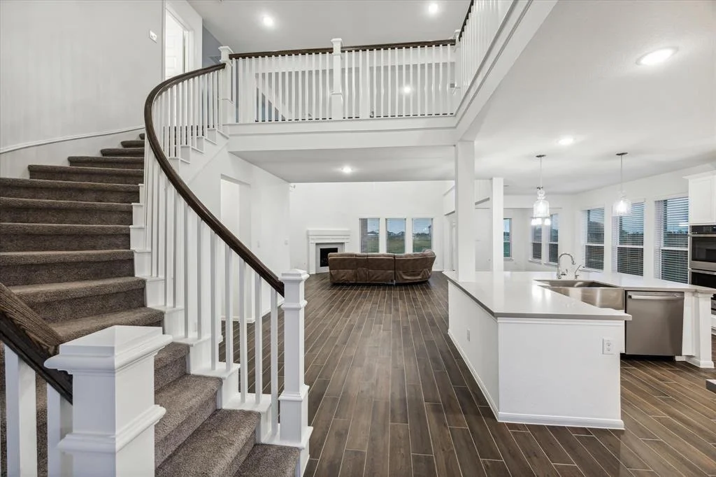 Photo of 4033 Edgewater Terrace Lane