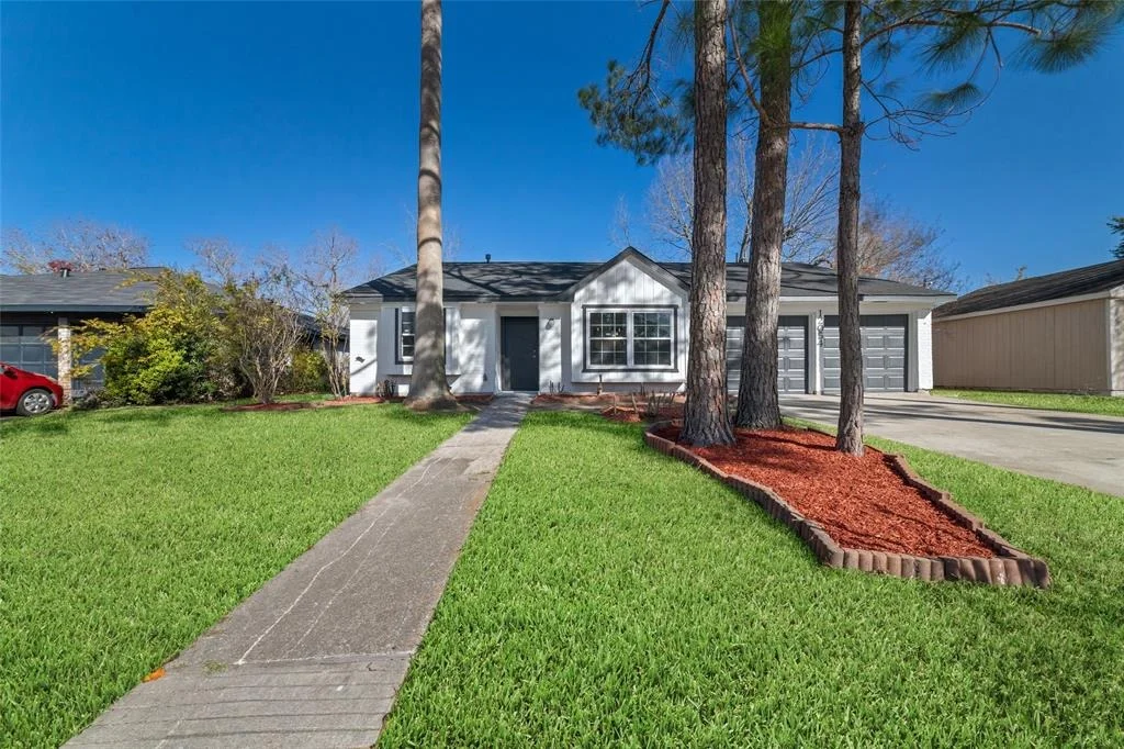Photo of 12054 Sela Lane