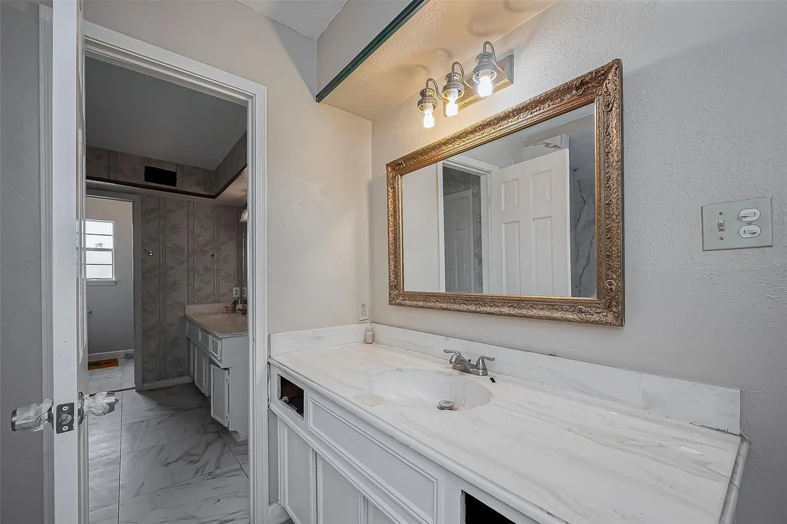 Photo of 811 Loire Lane