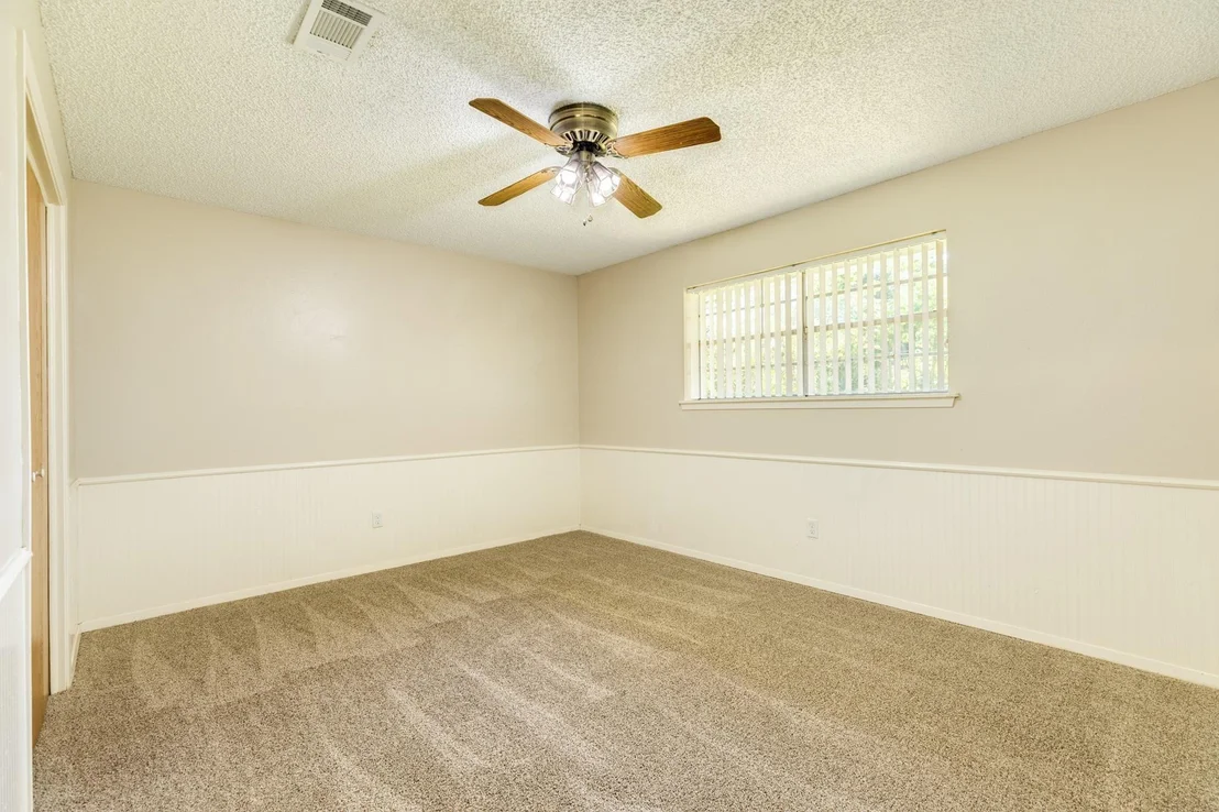 Photo of 232 Wayne Dr