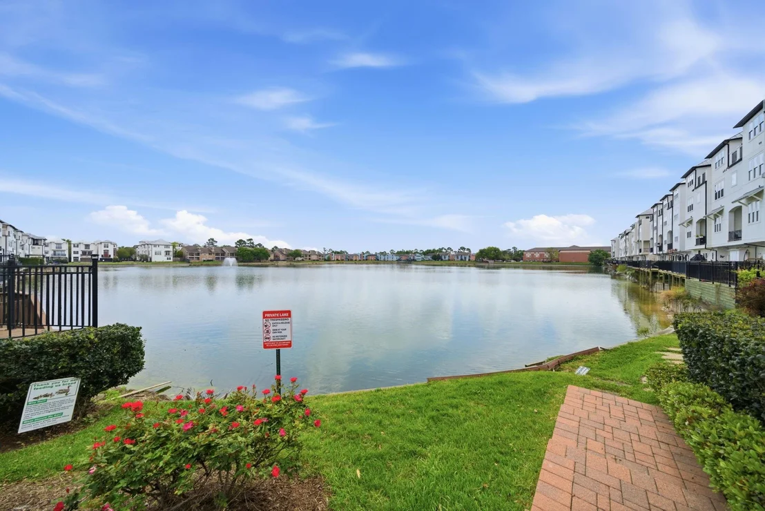 Photo of 8926 Lakeshore Bend Drive
