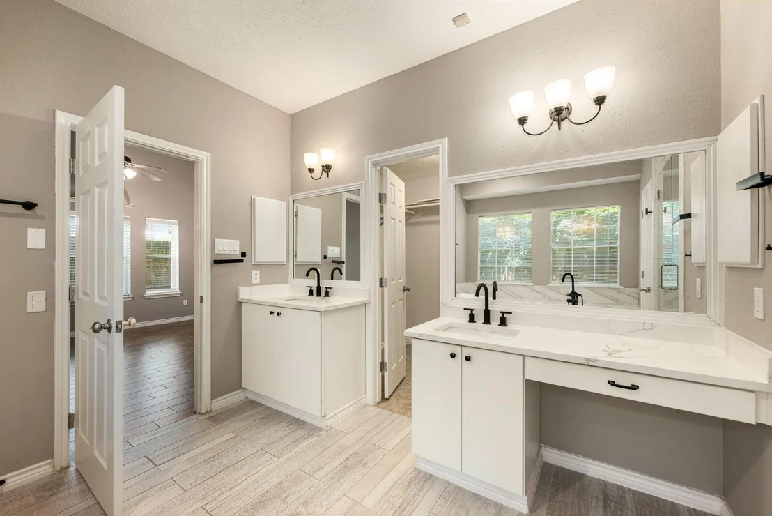 Photo of 303 S Cypress Estates Circle