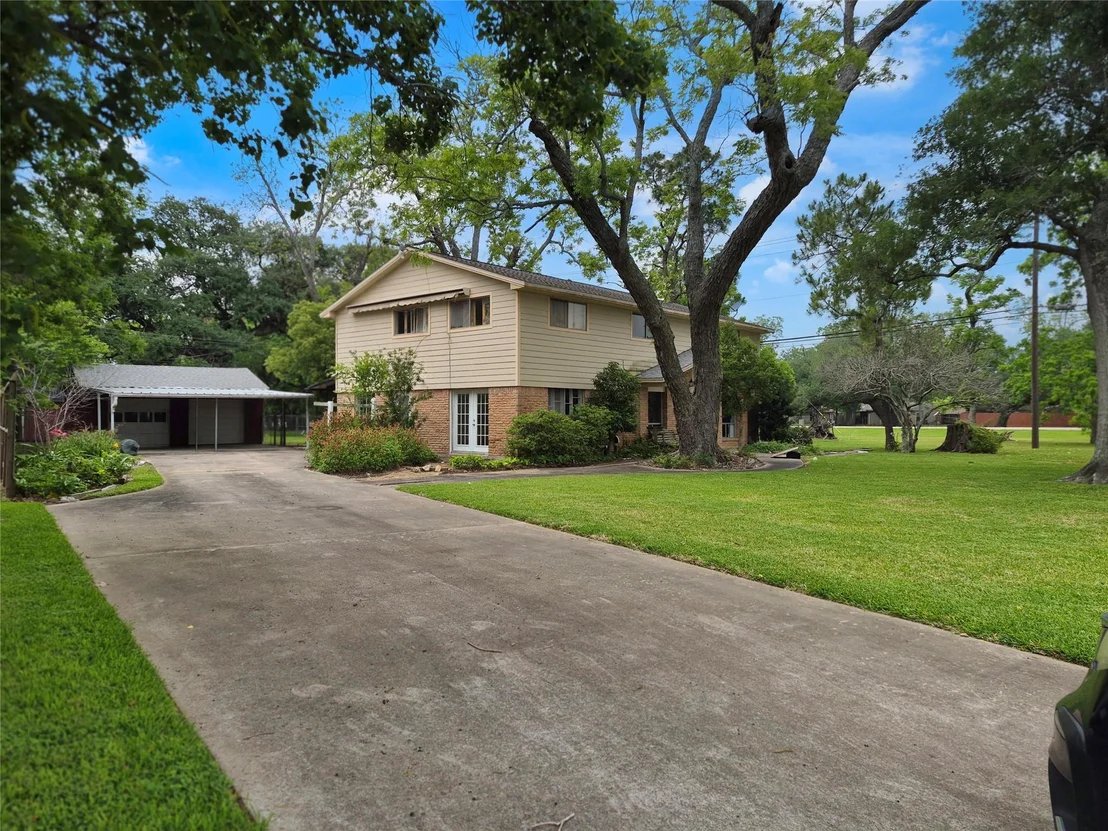Photo of 102 Post Oak