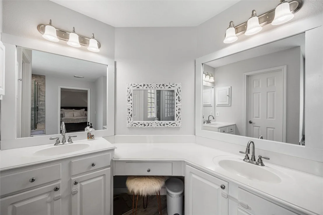 Photo of 20707 Medallion Pointe Drive