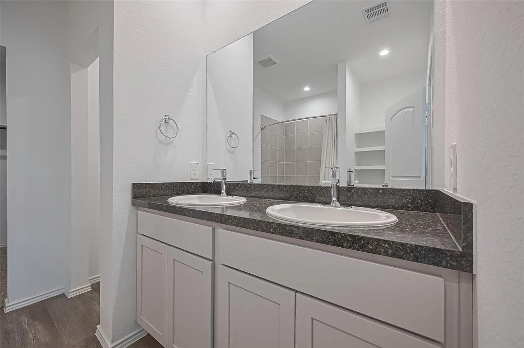 Photo of 5422 Evergreen Heights Lane