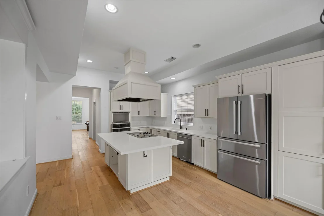 Photo of 98 E Beckonvale Circle