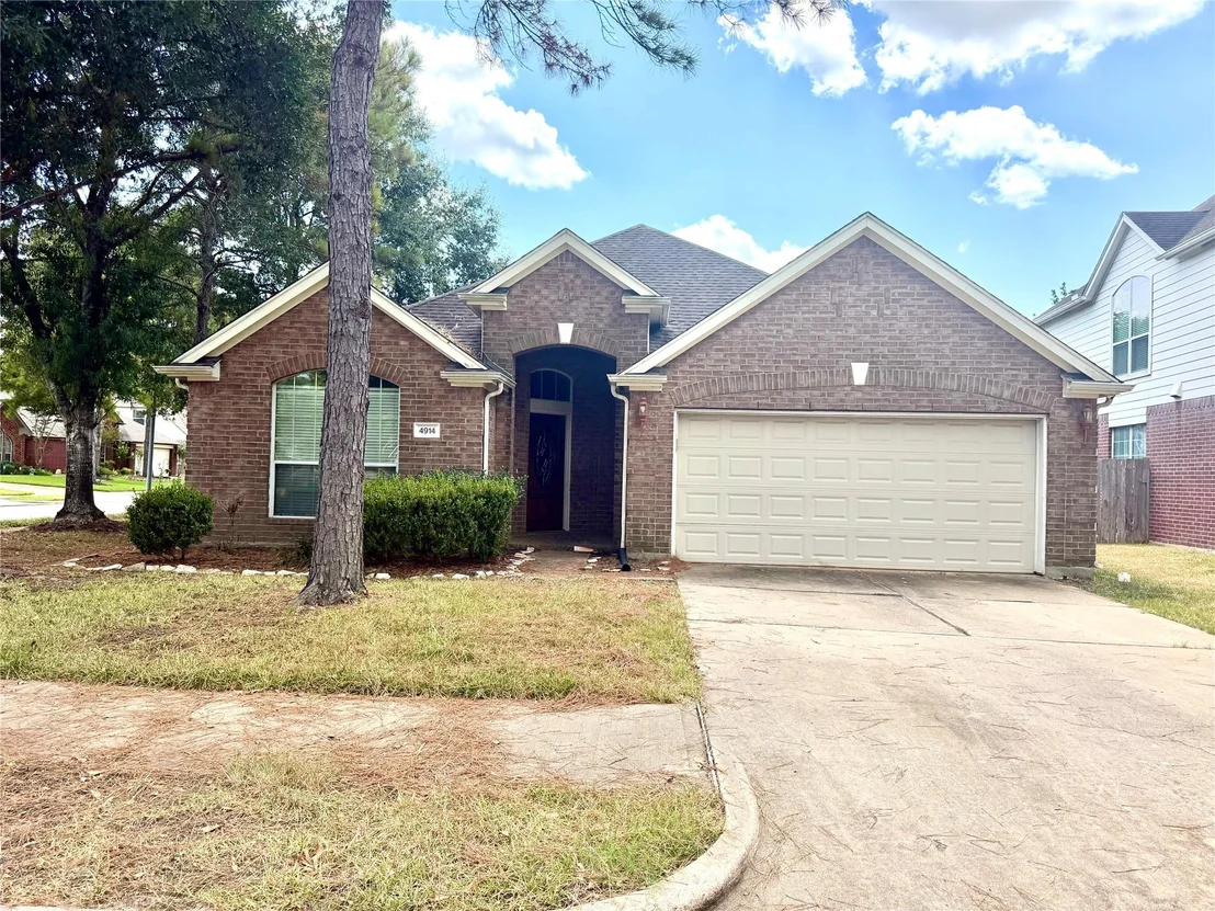 Photo of 4914 Surrey Park Circle