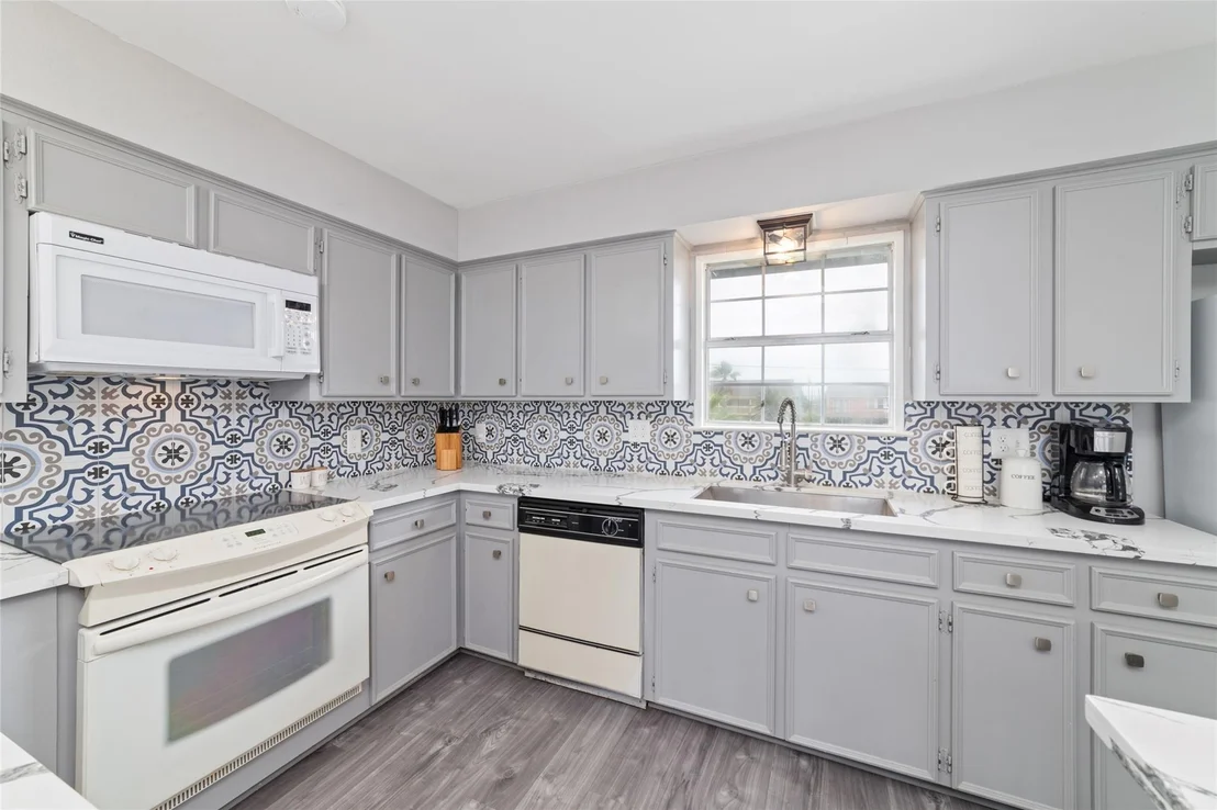 Photo of 610 Seashell Drive