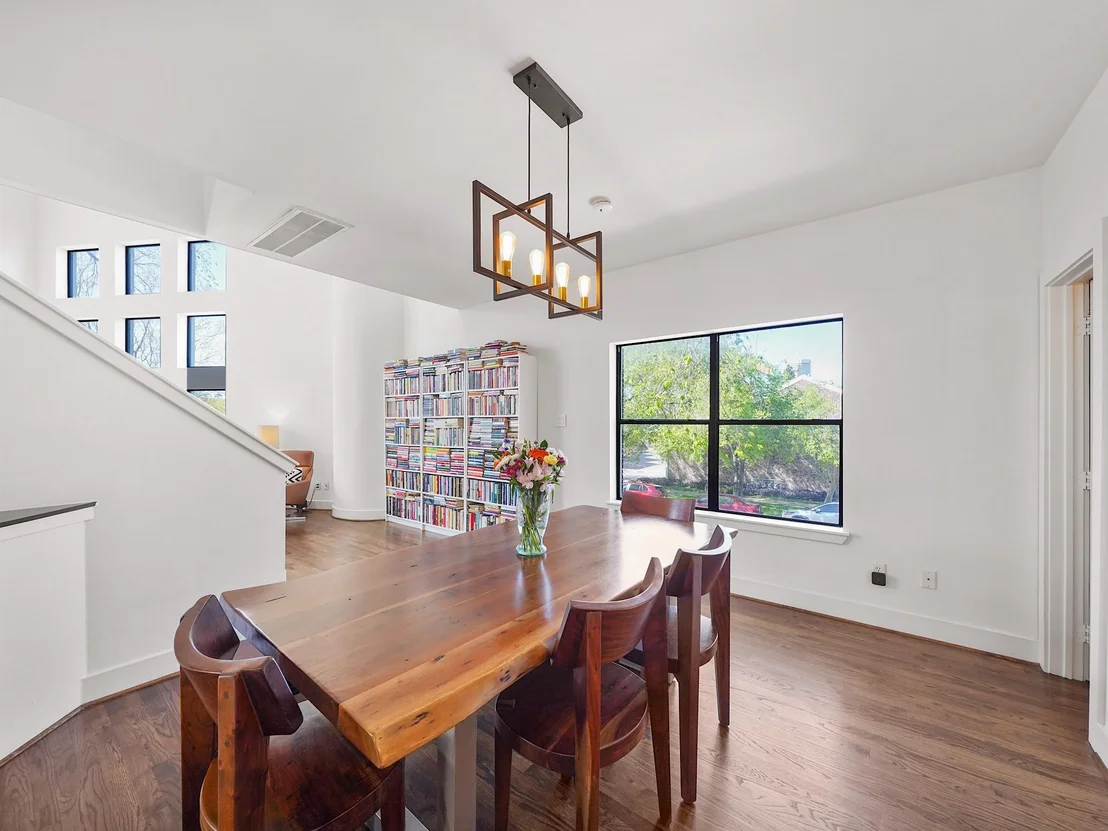 Photo of 1231 Jackson Boulevard