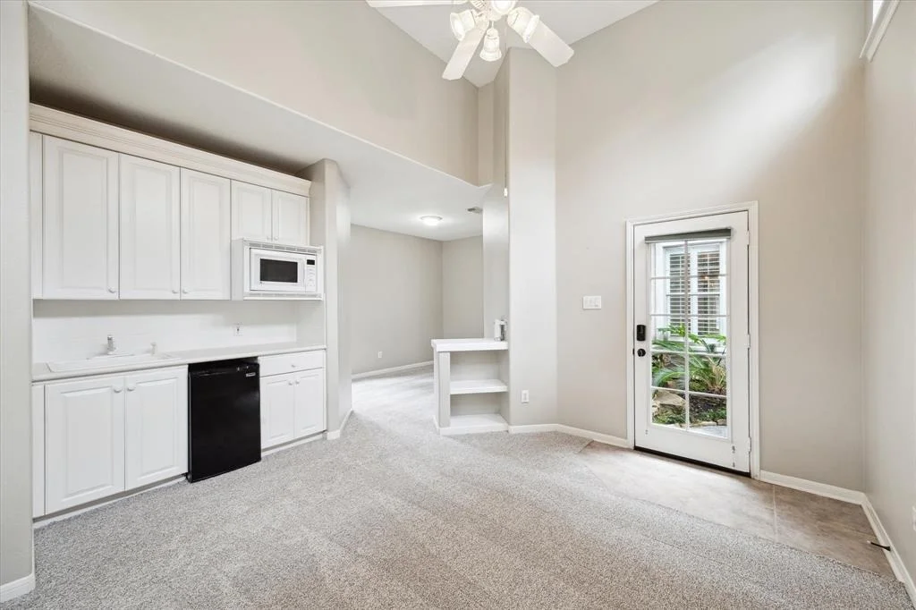 Photo of 74 E Beckonvale Circle