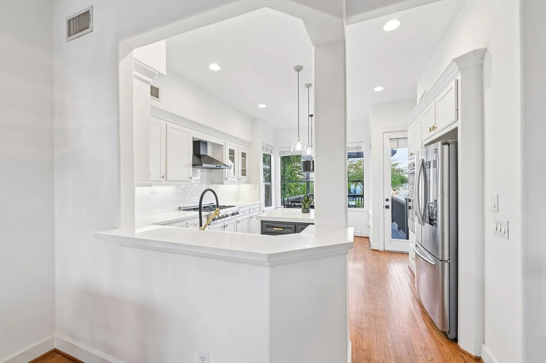 Photo of Unit B at 4912 Eigel Street