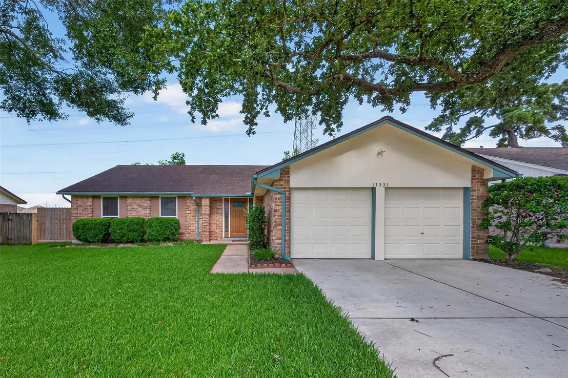 Photo of 17531 Crestline Road