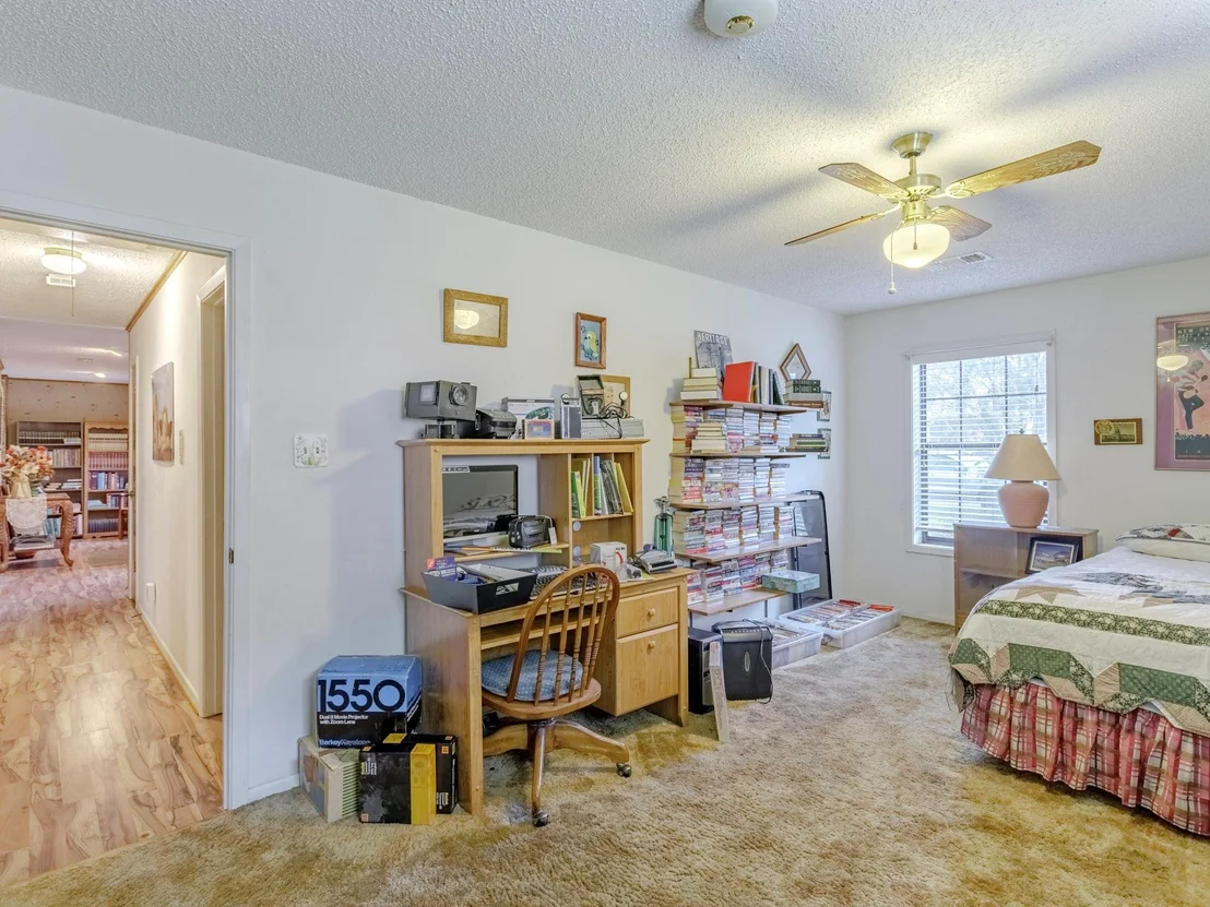 Photo of 1804 Lakeview Drive