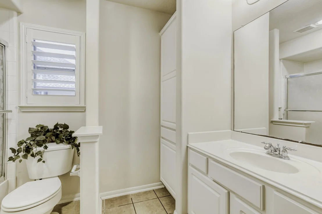 Photo of 19303 Valiant Woods Drive