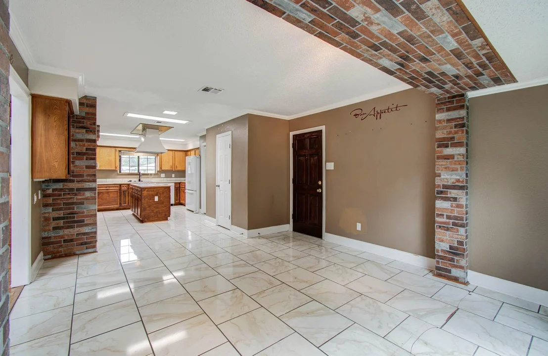 Photo of 123 W Circle Drive