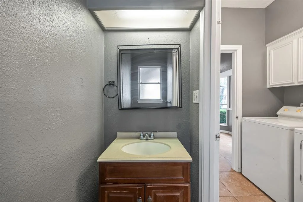 Photo of 942 Montview Drive
