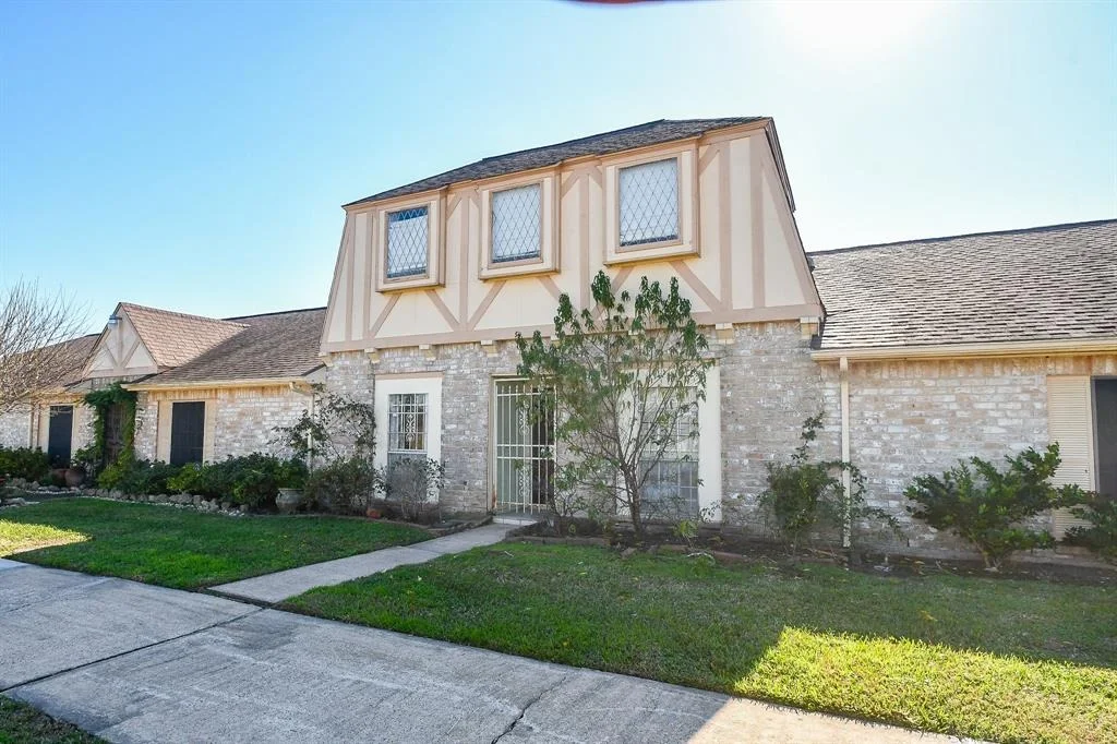 Photo of 12251 Sharpview Drive
