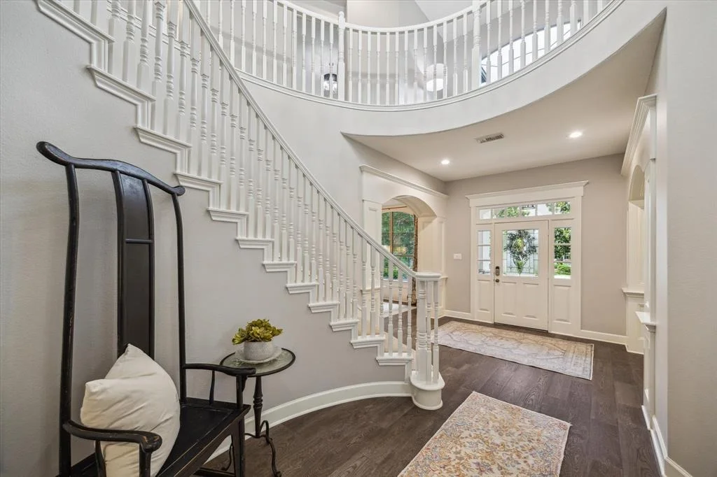 Photo of 63 E Beckonvale Circle