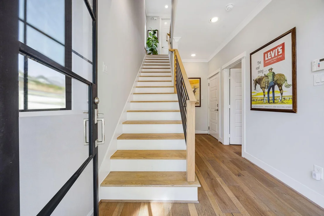 Photo of 418 Hyde Park Boulevard