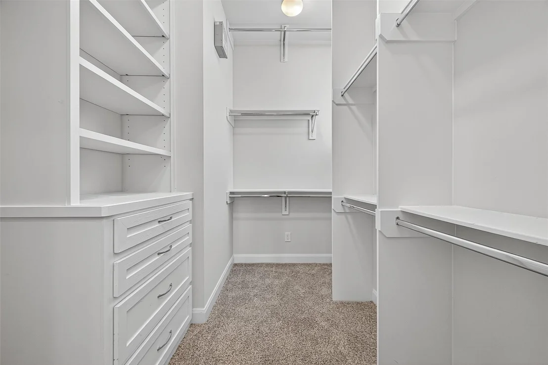 Photo of Unit B at 1205 Jackson Boulevard