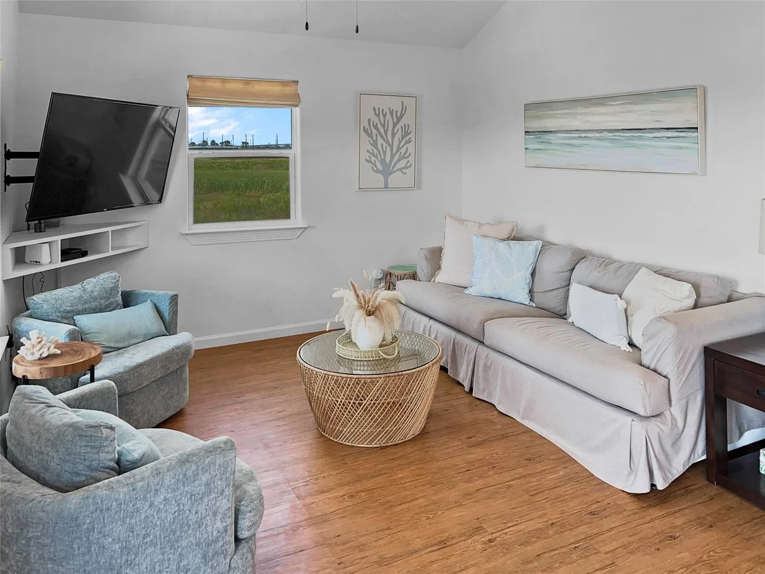 Photo of 753 Bluewater Highway