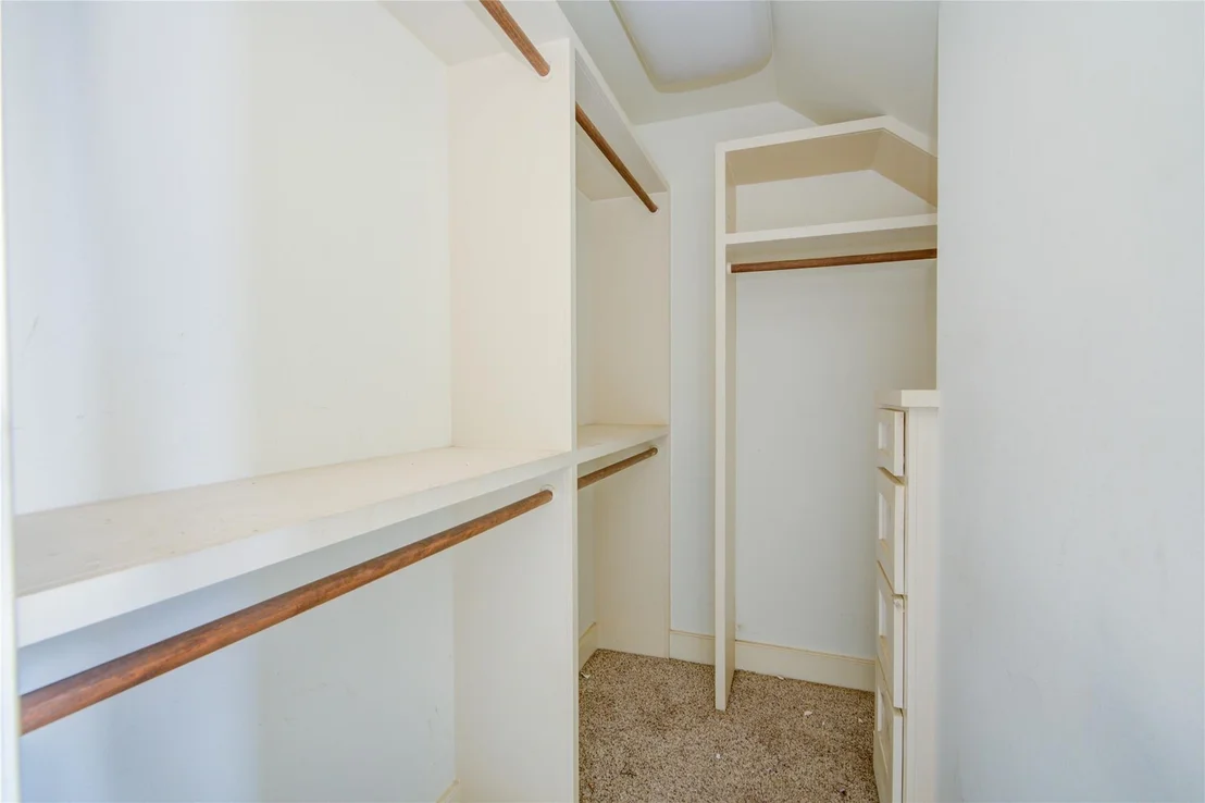 Photo of 919 Heathgate Drive
